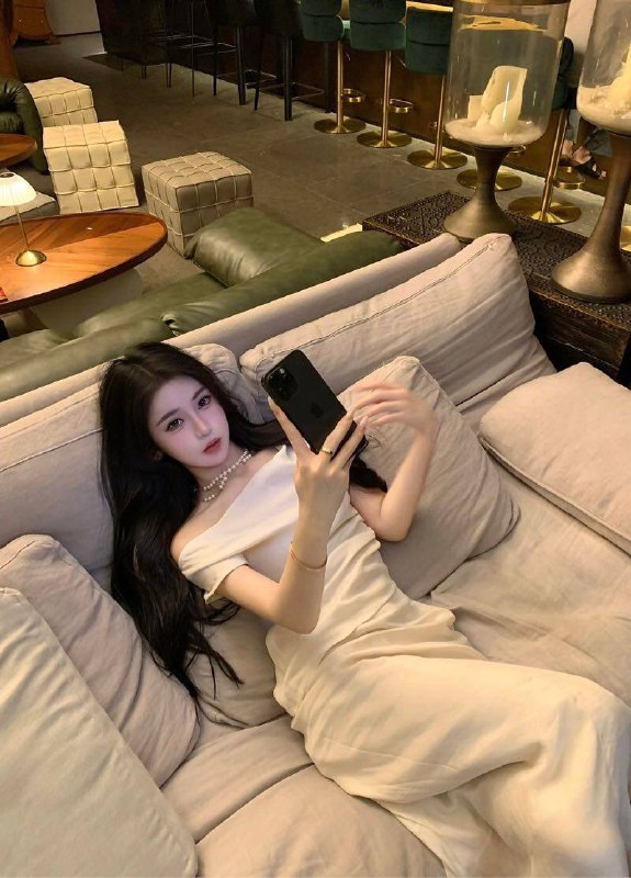 广州 兰迪🏠白净大长腿 极品烧杯Occupationn：平面模特 ｜Age: 04-Bust: DHeight: 170-Hobby：游泳｜瑜伽｜茶艺｜旅  行｜画画｜钢琴配合度极高 柔韧度极好 腰臀比完美 小腹无赘肉平时常健身 常年练瑜伽 可多种体位 待客如男友服务意识强 互动技术高 女友体验感缠绵床榻销魂酥骨 懂风情知情趣大灯长腿都给你有前有后 满足你所有欲望幻想道具服饰制服齐全 擅长各种角色扮演解锁各种体位姿势仅接待高素质客户 据不守时醉酒课低素质屌丝看客浪费时间勿扰#人间尤物#顶级嫩模