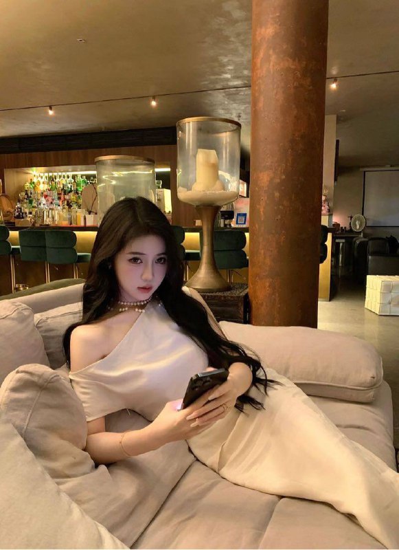 广州 兰迪🏠白净大长腿 极品烧杯Occupationn：平面模特 ｜Age: 04-Bust: DHeight: 170-Hobby：游泳｜瑜伽｜茶艺｜旅  行｜画画｜钢琴配合度极高 柔韧度极好 腰臀比完美 小腹无赘肉平时常健身 常年练瑜伽 可多种体位 待客如男友服务意识强 互动技术高 女友体验感缠绵床榻销魂酥骨 懂风情知情趣大灯长腿都给你有前有后 满足你所有欲望幻想道具服饰制服齐全 擅长各种角色扮演解锁各种体位姿势仅接待高素质客户 据不守时醉酒课低素质屌丝看客浪费时间勿扰#人间尤物#顶级嫩模