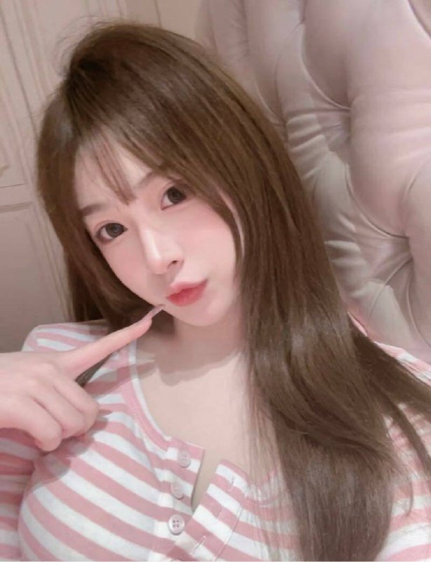 广州 兰迪🏠易易 新人学生第一天清纯精致可爱学生•真实06年160身高胸围D娇小可爱 抱起来干 南方妹妹 嗲到你的骨头酥～全身雪白 下面粉嫩多汁热爱健身声音甜美 初恋女友feel 乖巧懂事 温柔体贴 服务周到﻿细腰 黄金比例 前凸后翘筷子腿﻿初恋女友般温柔体贴 细致周到🉑6️⃣9️⃣蛇纹，情趣鸳鸯浴#小萝莉#白小纯