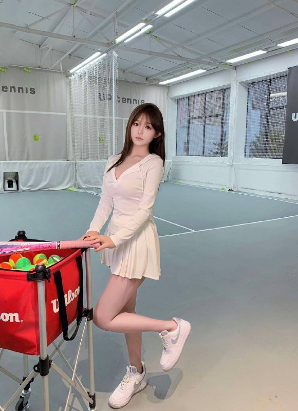 广州 兰迪🏠小七07年，新下水白小纯，身高165D，皮肤雪白，三点粉嫩，甜美可爱，初恋般的体验.配合度高，期待素质哥哥#广州#白小纯