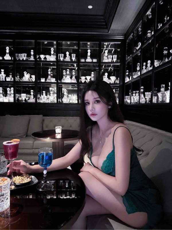 广州 兰迪🏠❤️人 气质御姐大蜜 173天然G前凸后翘性感妩媚 服务超好#网红款#G奶