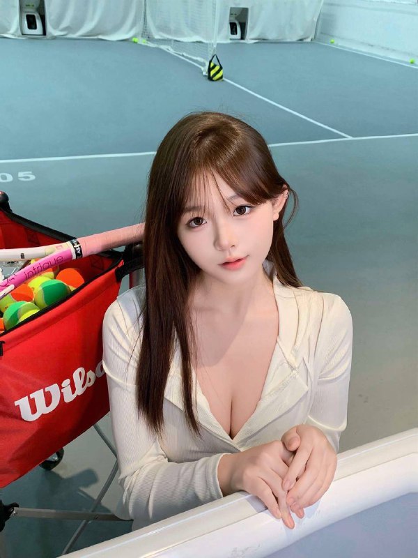 广州 兰迪🏠小七07年，新下水白小纯，身高165D，皮肤雪白，三点粉嫩，甜美可爱，初恋般的体验.配合度高，期待素质哥哥#广州#白小纯