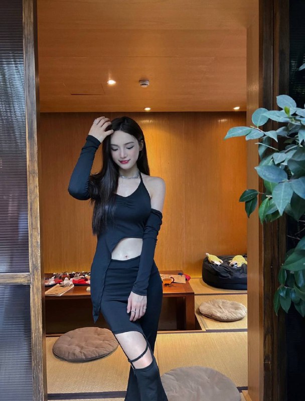 广州卡人🏠💛💛💛惠子01年，175D，98斤纯欲款，混血车模 ，兼职 本人比照片好看#惠子