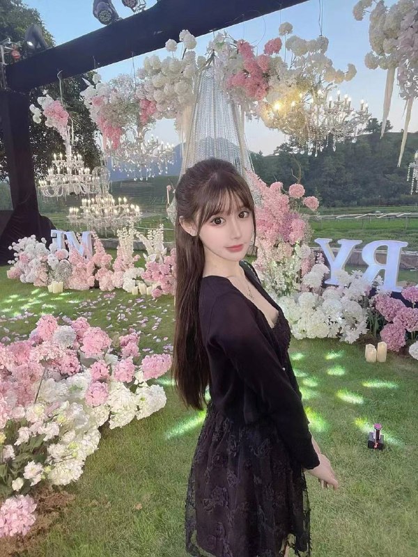 广州 初音🏠166 36C 极品白小纯皮肤雪白  性感骚 0差评