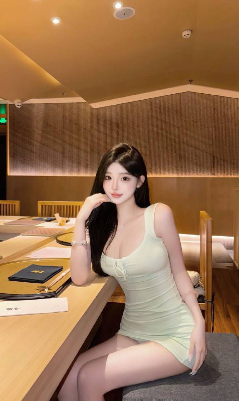 广州 糖宝🏡米雪短暂兼职高学历👩‍🎓02年•身高170    胸围：D•圈外兼职   自然真🐻•皮肤雪白   性格温柔🧚‍♀️