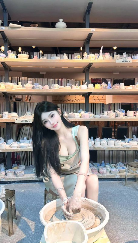 广州 糖宝🏡米雪短暂兼职高学历👩‍🎓02年•身高170    胸围：D•圈外兼职   自然真🐻•皮肤雪白   性格温柔🧚‍♀️