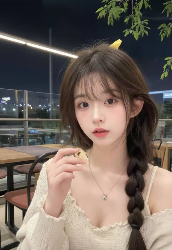 星星🏠广州欢欢  新人首次下水04 百幼醇真实在校生，无不良嗜好 171C 体重90雪白三点真粉 ！无纹身  ！天然无整超级纯，甜美可爱声甜体柔南方女孩，有缘得以相见