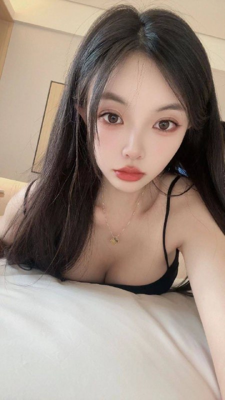 广州杨弈🌟短期兼职 圈外女友性格好 温柔不事 配合度极高年龄03 身高167 真实胸D