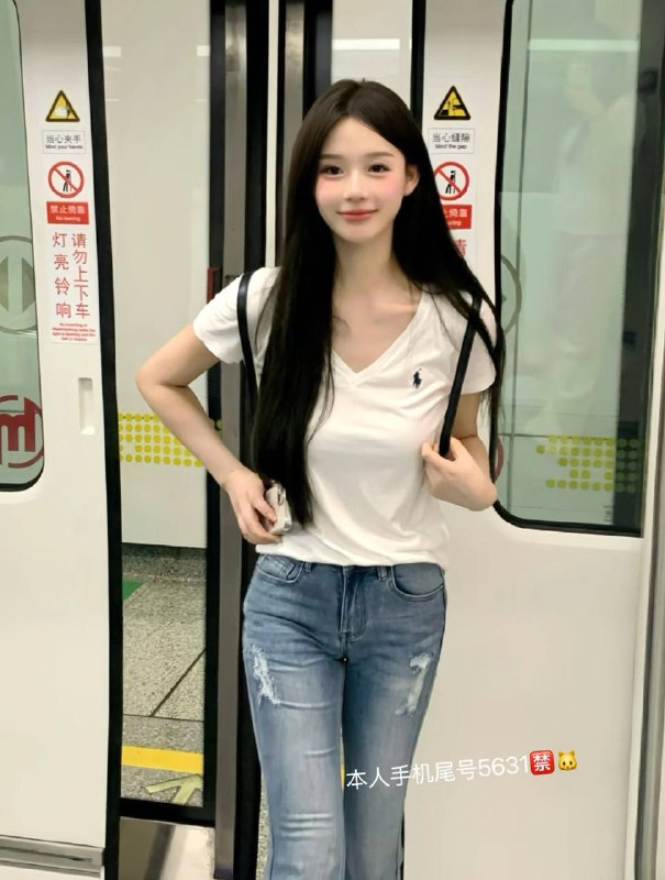 #广州糖宝家短期兼職新人   苏在在💕·圈外女友  极品纯欲   真实03年·皮膚白  不抽煙  配合度极高  無不良嗜好·性格溫和  待客如友  S身材 可甜可御·不接醉酒课 只接素质客户💕hight/168   weight/44kg  bust/真🐻3#苏在在