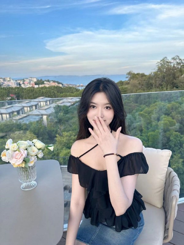 广州糖宝家美术学院🎨极品学生 兼职开02年  176cm🐻C性格开朗 真实无整容#美院