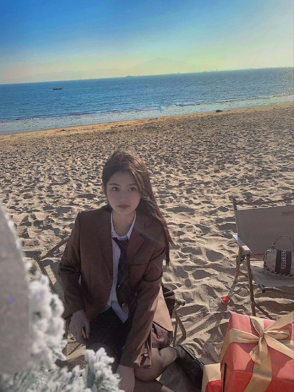 广州糖宝家美术学院🎨极品学生 兼职开02年  176cm🐻C性格开朗 真实无整容#美院