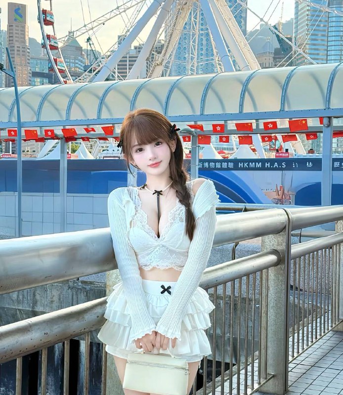 杨弈广州 极品纯欲软妹  小语05年 身高:165🐻E 体重:45kg可爱纯欲天花板 温柔体贴敏感体质 皮肤白滑•初次到达 •期待相遇