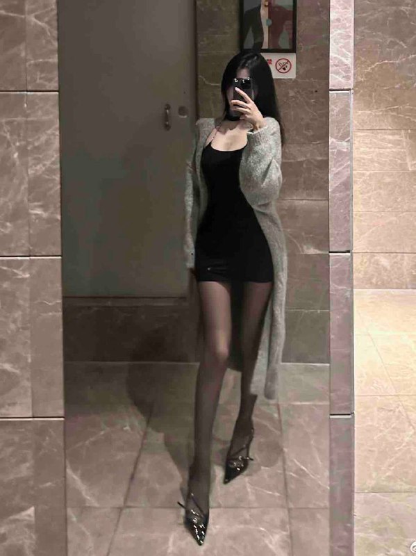 星星🏠🏠3外5广州极品新人 纯欲天花板Height净身高:168 Weight体重:95年龄:00年🐻：D无尘纯天然美女 筷子腿 A4腰 皮肤白衣着气质大牌 高素质 气质卓雅 素养极佳