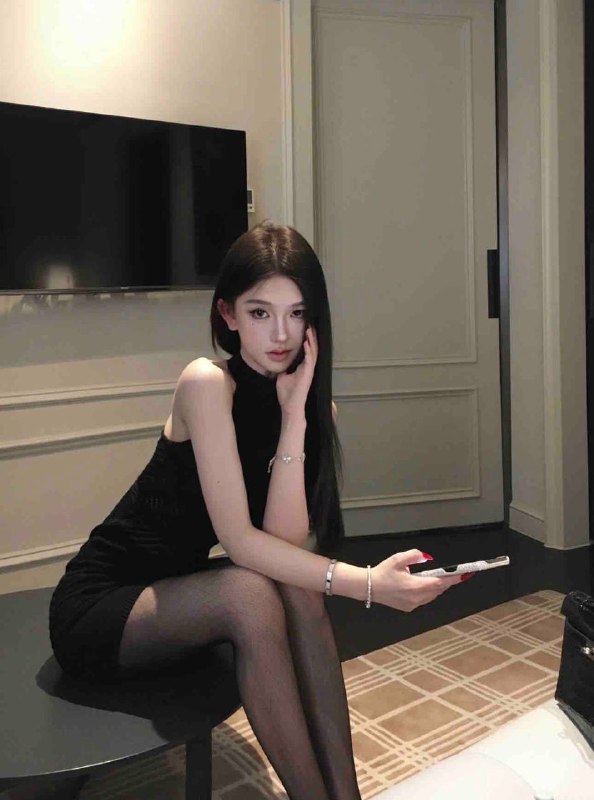 星星🏠GUANG-ZHOU纯新人兼职精美漫画脸五官精致洋气大牌饱满傲人身材小蛮腰筷子腿雪白肌肤可遇不可求完美长腿白细直173CM-45KG-36E甜蜜女友体验