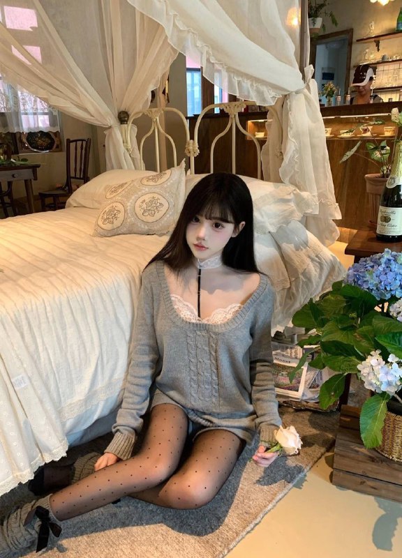 星星🏠广州•❤️人 𝟎4年｜ 软妹萌萌甜心教主 /JK  制服 /可爱 萝莉身高：168体重：48kg年龄:   21岁罩杯:   𝐂 𝐜𝐮𝐩☑️软嫩☑️皮肤白皙  身材真实照片绝无修图天生自带少女体香 声音甜美 声控的绝对福音