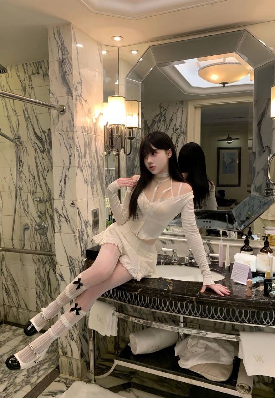 星星🏠广州•❤️人 𝟎4年｜ 软妹萌萌甜心教主 /JK  制服 /可爱 萝莉身高：168体重：48kg年龄:   21岁罩杯:   𝐂 𝐜𝐮𝐩☑️软嫩☑️皮肤白皙  身材真实照片绝无修图天生自带少女体香 声音甜美 声控的绝对福音