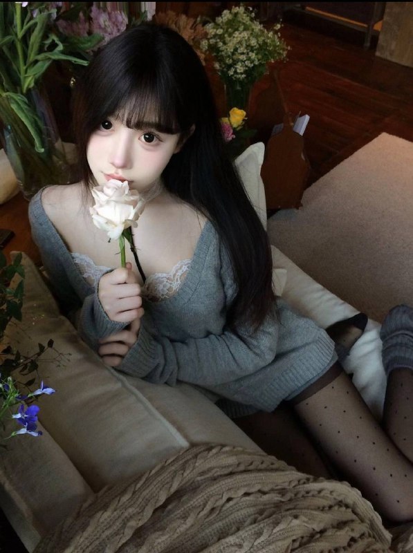 星星🏠广州•❤️人 𝟎4年｜ 软妹萌萌甜心教主 /JK  制服 /可爱 萝莉身高：168体重：48kg年龄:   21岁罩杯:   𝐂 𝐜𝐮𝐩☑️软嫩☑️皮肤白皙  身材真实照片绝无修图天生自带少女体香 声音甜美 声控的绝对福音