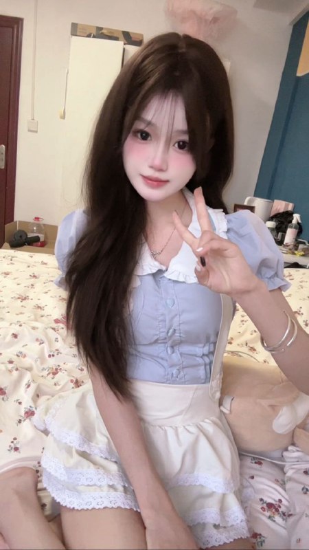 广州卡人🏠💛💛💛团团173C🪐留学生不穿👠净17004年长沙人  新人兼职短开！🌟细腿🦵腿控福利  雪白真实留学生   白白嫩嫩🔥#团团