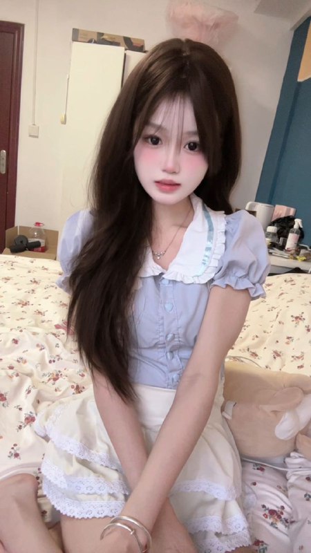 广州卡人🏠💛💛💛团团173C🪐留学生不穿👠净17004年长沙人  新人兼职短开！🌟细腿🦵腿控福利  雪白真实留学生   白白嫩嫩🔥#团团