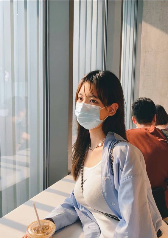 广州卡人🏠💛💛💛歆 165真🐻d03年 乖巧懂事有耐心 小奶音