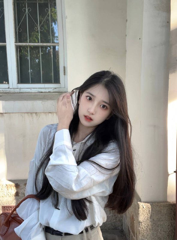 广州卡人🏠💛💛💛05学生佩佩05-168D小主05极品纯御首开在校大学生   纯纯新人   一个客不认识身高   168   体重90D爱好  画画 健身 钢琴 攝影✨模仿秀纯御天花板，皮肤超级细白！⭐️上下粉听话懂事  不催不急✨超级温柔典型甜妹，初恋般感觉#佩佩