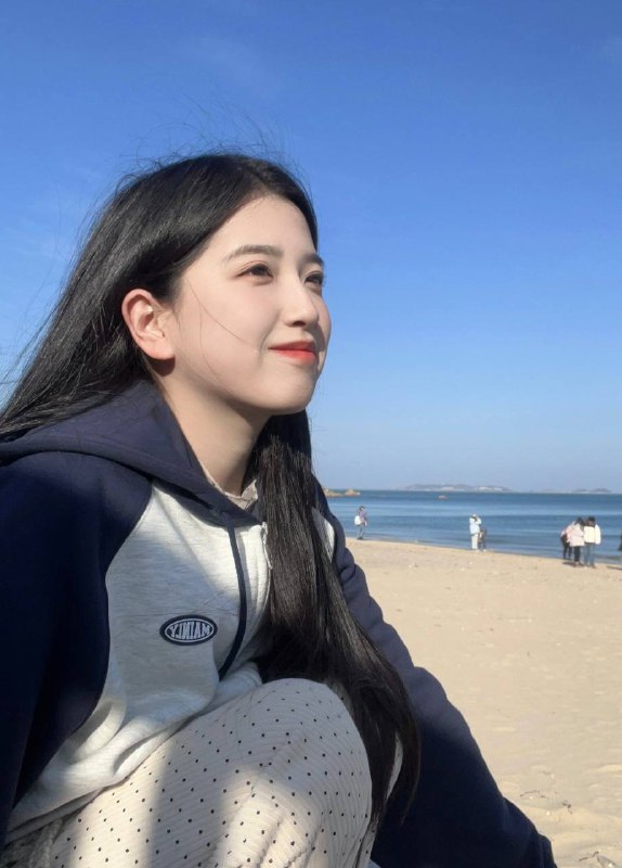 广州卡人🏠💛💛💛05学生佩佩05-168D小主05极品纯御首开在校大学生   纯纯新人   一个客不认识身高   168   体重90D爱好  画画 健身 钢琴 攝影✨模仿秀纯御天花板，皮肤超级细白！⭐️上下粉听话懂事  不催不急✨超级温柔典型甜妹，初恋般感觉#佩佩