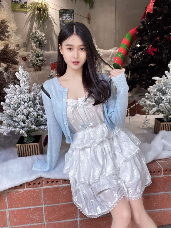 广州卡人🏠💛💛💛04萝莉可69舌吻。兼职，90斤，没有整容，没有纹身，不抽烟🐻D，168cm外萌内sao敏感;多特色:一线天馒头b会夹会动 把哥哥夹2零整容妈生脸 身上无疤痕纯课外兼职##萝莉#bxc#甜甜