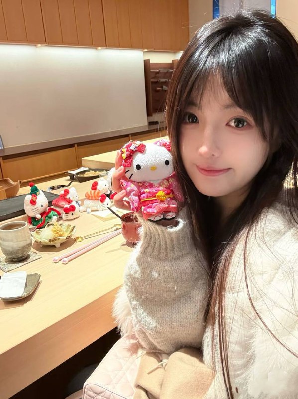 #广州王子诺🌹中日混血 小纯皮肤如丝绸般滑嫩白年龄小05年166体重88素质高 蛇纹 可69 会日语温驯乖巧 幼瘦腰细纯兼职不常在#小纯#