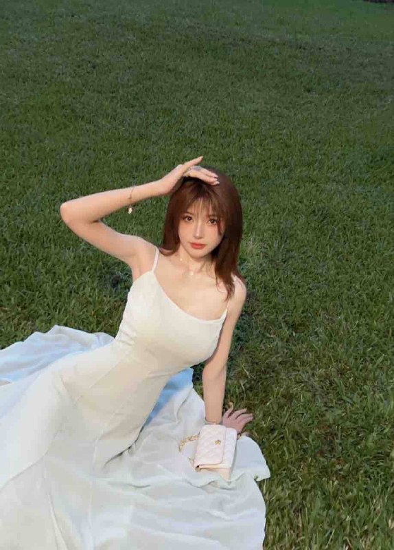 杨弈广州168乐乐04年，川妹子   身高168，36D皮肤雪白，性格温柔，乖巧听话，本人比照片好看