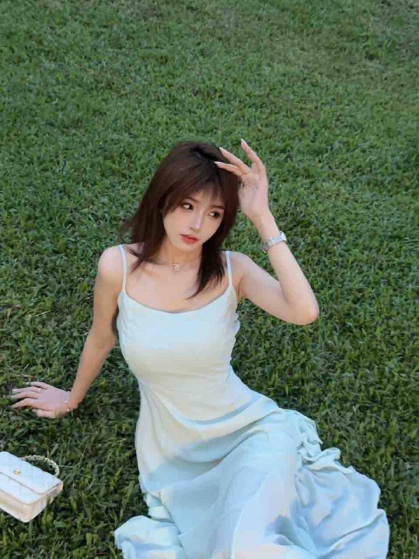 杨弈广州168乐乐04年，川妹子   身高168，36D皮肤雪白，性格温柔，乖巧听话，本人比照片好看