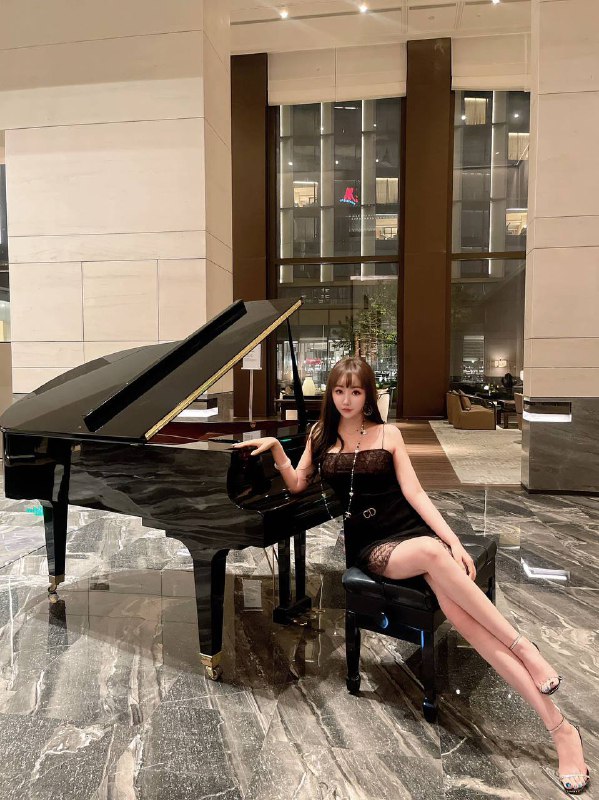 广州卡人🏠粤a💛💛💛175玎玎雪白肌肤❄️真实D🐻气质大密 北方姑娘 娇嫩细腻娇滴滴～御姐 少妇都可驾驭#钉钉#御姐#大长腿#白云工作室