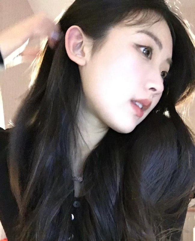 💕🎏广州糖宝家💙人真实学生.🧚‍♀️身高：净172cm·🧚‍♀️年龄:   真实06·🧚‍♀️罩杯:   C无任何纹身·🧚‍♀️五官立体  皮‎肤‎雪 白  性格温柔·🧚‍♀️声音甜美 不催事·🧚‍♀️人照🈚️差距、支持验证#小雪