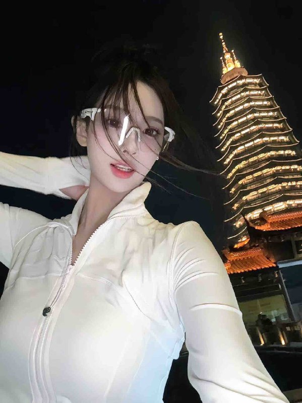 #广州糖宝家（极品舞蹈每星期短开3-4天）🏠3外5净高172 C杯标准S身材 真实圈外短期兼职在职拉丁舞老师敏感体质🉑️必喷氵韧性十足 一字马真人真视频 假一赔十皮肤白皙光滑 蜜桃臀五官精致 形象阳光 气质佳一级舞蹈演员持证短期兼职#家三外五