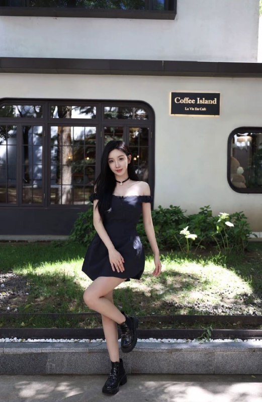 广州糖宝🏠草莓1全身雪白大三在校学生 02年 真实164c粤语 广东人 小巧玲珑 皮肤巨白 不白赔总真人真照🚫冒 不会粤语都是假#草莓