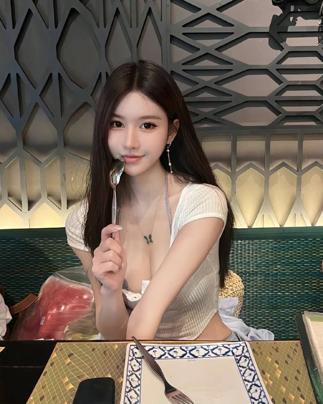 广州杨弈🌟#硬5•  清纯洋气甜美可爱女友型•  身高170胸围D  谈吐优雅. 可纯可欲.