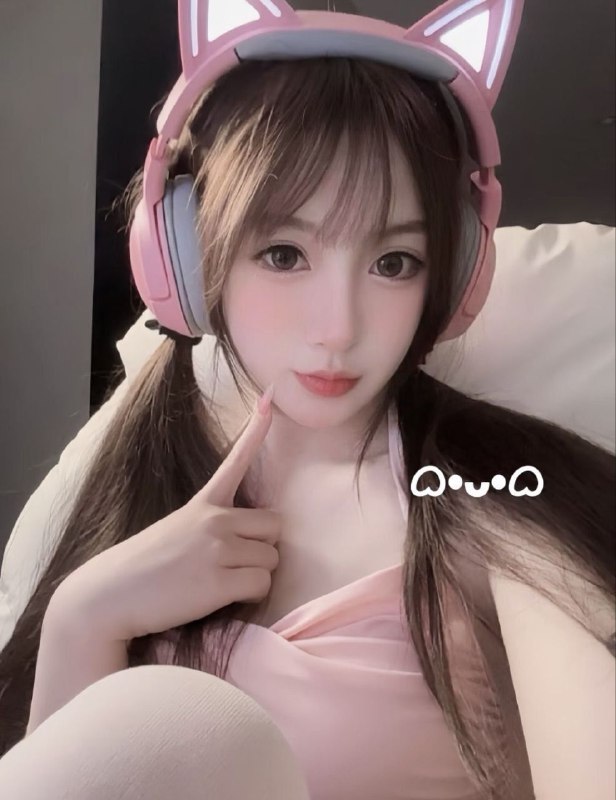 卡人🏠💛💛💛💛新人萝莉学生易易#易易#白小纯#萝莉