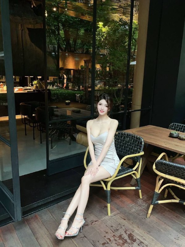 卡人💛💛💛🏠广州极品御姐童童 粤语170EGzs冼村二期❣️┆ 170𝑐𝑚  大E🐻❣️┆ 洋气大牌/健身 皮肤雪白 蜜🍑臀 马甲线❣️┆ 健身教练闲暇兼职❤️‍🔥敏感体质 随缘潮喷 鲍鱼会呼吸❤️‍🔥洋气大蜜 性感尤物 人间芭比 爱健身