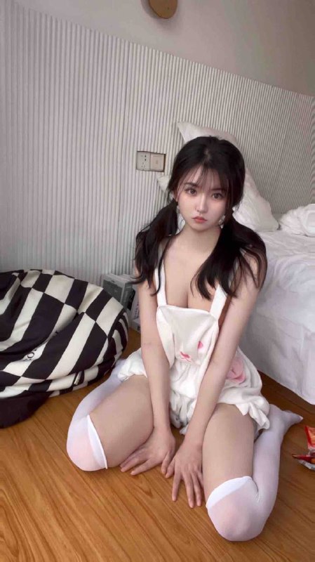 #广州王子诺🌹傻白甜应届实习中，皮肤墙壁白”• 𝐇𝐞𝐢𝐠𝐡𝐭身高/168• 𝐖𝐞𝐢𝐠𝐡𝐭体重/95• 𝐁𝐮𝐬𝐭🐻D• 𝐀𝐠𝐞年龄/04• 𝐎𝐜𝐜𝐮𝐩𝐚𝐭𝐢𝐨𝐧 耐心💯💯，爱笑爱聊天，可🐍（不抽烟，不喝酒，无纹身）#傻白甜