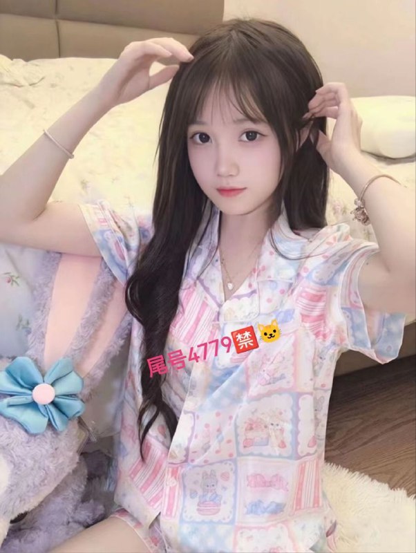 #广州王子诺🌹05七七学生兼职首开身高/ 163cm，体重86胸围/🐻c 天然零整年龄05年皮肤丝滑牛奶🥛肌 你的专属女友甜美温柔 性格活波 萌萌小可爱 无纹身圈外新人，偶尔兼职，纯欲小萝莉只见素质客，期待遇见#七七#萝莉#jk洛丽塔