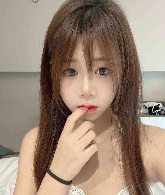 广州卡人🏠茜茜💛💛💛💛纯新人下海第一天 学生兼职 真实06白小纯 纯天然0整 妈生脸  身高166🐻C  乖巧可爱 有纹身#无整#茜茜#白小纯