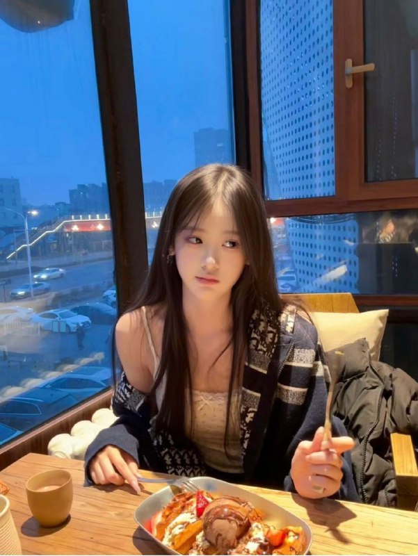 广州糖宝🏠07年大学舞蹈生   无任何纹身 可纯可甜可欲净身高168   44kg  真胸C完美胸型  全身雪白 无整容纯天然敏感体质会娇喘 主动配合榨汁机会性感热舞 马甲线会按摩spa  吉他  钢琴  书法自带黑丝 活好水多骚  主打反差微微微微肉  骨感   极品女友#赵四