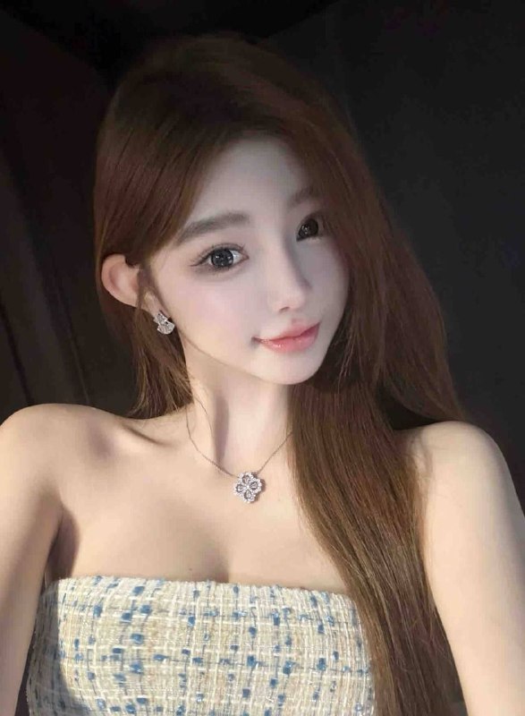 星星🏠广州短暂兼职高学历👩‍🎓02年•身高168    胸围：D•圈外兼职   自然真🐻假一赔十•皮肤雪白   性格温柔🧚‍♀️