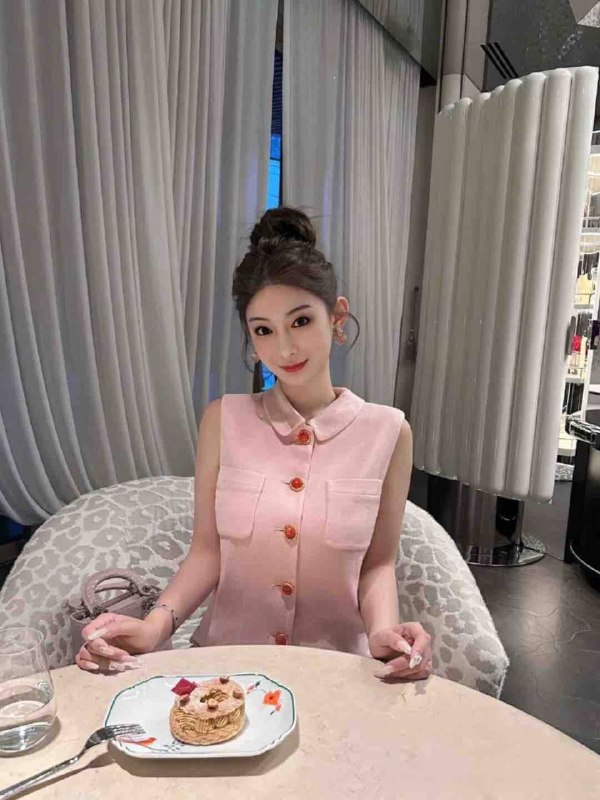 #广州卡人🏠💛💛💛恩琪性格温柔  健谈不冷场 165身材苗条姿势高度配合🉑情趣黑丝🉑🚗不酒 （只接素质哥哥哦）（不是丰满型哦）🈚纹身🉑🐍#恩琪#御姐