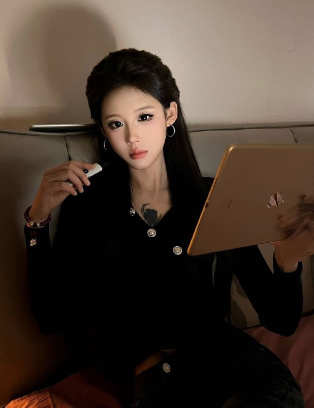 广州卡人🏠💛💛💛气质网红🏠欣欣🦋Height：176🦋Age：06🦋🐻：C🦋气质佳人🦋性格温柔好相处🦋纯天然零整🦋超长🥢腿🦋只接素质课 期待一场美丽的邂逅#欣欣#无整#大长腿