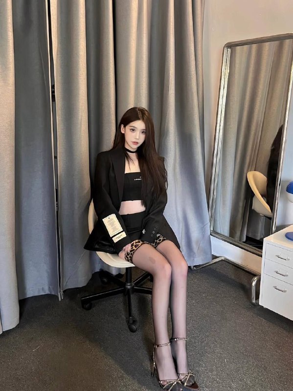 #广州米蓝广州天河 涵涵广州抖音舞蹈博主04颖颖首次兼职真实04  身高170   体重90🐻D笔直长腿   S身材   不催不事性格超E  热情主动 开朗温柔多类型驾驭  精通各类