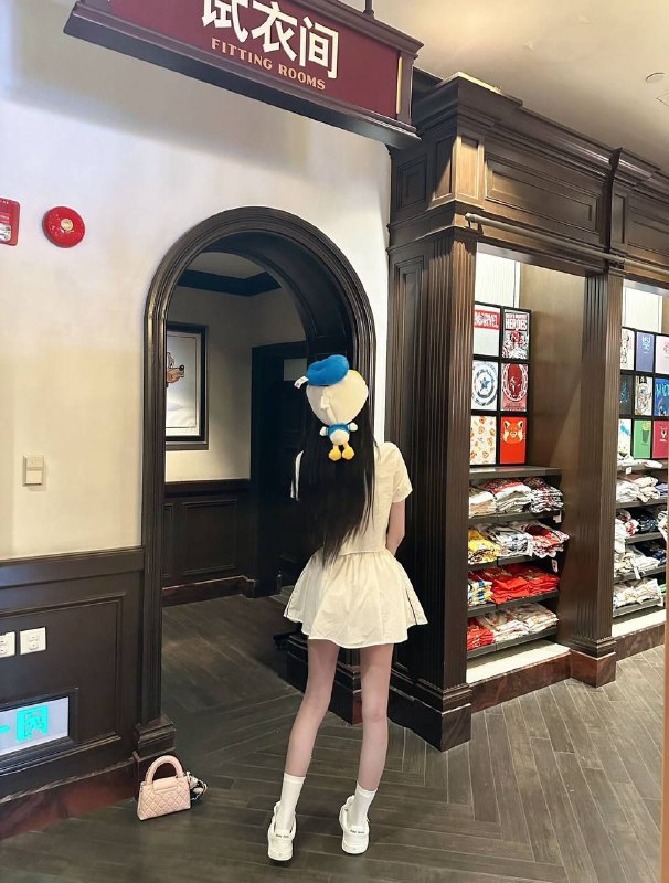 广州卡人🏠💛💛💛气质网红🏠欣欣🦋Height：176🦋Age：06🦋🐻：C🦋气质佳人🦋性格温柔好相处🦋纯天然零整🦋超长🥢腿🦋只接素质课 期待一场美丽的邂逅#欣欣#无整#大长腿