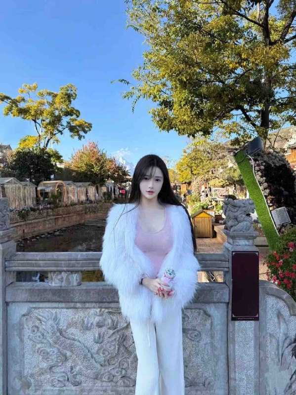 卡人🏠💛💛💛广州小雨，170网红，07年45kg 天然d 全身雪白 无纹身#小雨#白小纯#无纹身#yt