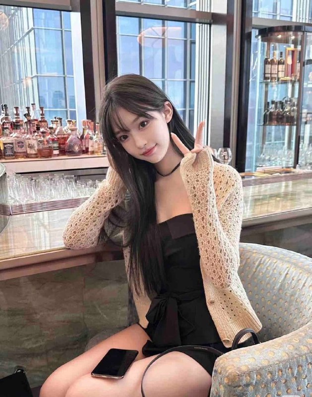 卡人🏠💛💛💛💛广州小葵颜值天花板 ！有正式工作 短期兼职Bust:🐻cHeight:  168cmWeight:  40kg🧚‍♀️热爱唱歌 跳舞 cos 全身雪白 大 腰细 筷子腿✨真实学生#小葵#yt#白小纯