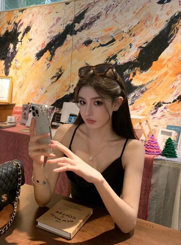 图图🏠广州可纯可欲气质好Bust: 34DHeight: 173cm Weight: 48kgDate of birth: 00后﻿时尚气质大牌 穿衣时尚 有品味爱笑的甜美女孩 温柔迷人优雅﻿热爱健身 天然美🐻大腰细🍑臀