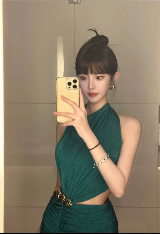 杨弈广州🦜硬5️⃣♥签约淘宝模特广州🦜♥身高:170🐻天然D♥人鱼线 身材洋气♥完美𝐒身材谈吐气质大方